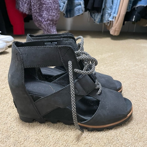 Sorel lace up wedge - Picture 2 of 5